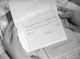 "Ich gebe keinen Kredit mehr, bitte Rechnung endlich bezahlen. Mäder" Standbild aus einem Werbefilm der Winterhilfe von 1944