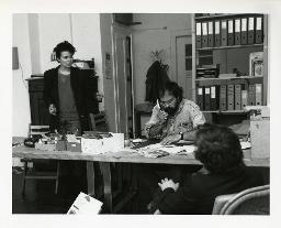 Auftragsvermittlungsstelle "Etcetera", Büro mit Mitarbeitenden, Zürich, ca. 1990