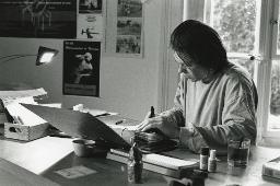 Auftragsvermittlungsstelle "Etcetera" in Bern, ein Vermittler am Tisch sitzend, Januar 1993