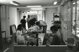 Berufliche Perspektive SAH in Luzern, diverse Leute am Basteln, Juni 1993