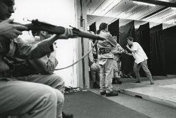 Theaterstück "Homme pour Homme" von Bertold Brecht, in der Fabrik Hermes in Yverdon, 09.05.1995