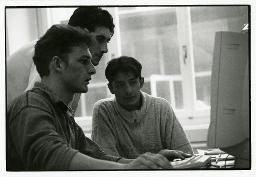 "BOA"- Projekt in Solothurn, drei Kurs-Teilnehmer Männer am Computer, ca. 1990