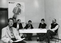Pressekonfernenz zum Thema Flüchtlingsdienst (?) im Tessin, mit Renata Dozio (Mitte), 1998