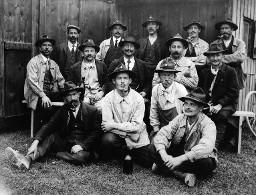 Gruppenfoto, unbekannte Berufsgruppe, um ca. 1920