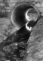 "Spiegelung im Abwasser"