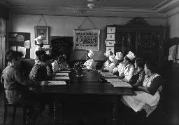 Schulung von Köchen und Servierpersonal, um 1920