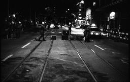 "Fernseh-Barrikade" - Mehrere Fernsehgeräte auf der Strasse und auf Tramgleisen in Zürich (als Demonstration?), 14.11.1981