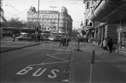 "Demo gegen Repression" - Polizisten beim Bellevue in Zürich, 21.11.1981