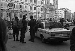 "Demo gegen Repression" - Polizeieinsatz in Zürich auf der Rathausbrücke (Gemüsebrücke), 21.11.1981
