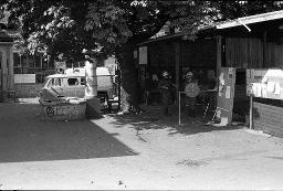 "AJZ-Schliessung", "black is beautiful" - Polizeieinsatz aufgrund der Räumung des autonomen Jugendzentrums / Graffiti an den Wänden des Gebäudes, 04.09.1980