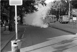 "AJZ-Schliessung" - Tränengas vernebelt die Strasse beim Sihlquai, 04.09.1980