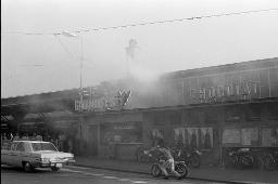 "AJZ-Schliessung" - Rauchschwaden beim Sihlquai, 04.09.1980