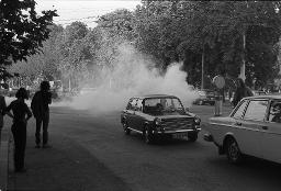 "AJZ-Schliessung" - Tränengas vernebelt die Strasse beim Sihlquai, 04.09.1980