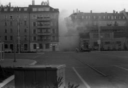 "AJZ-Schliessung" - Ausschreitungen zwischen Polizei und Bewegten; Tränengas wird eingesetzt, 04.09.1980