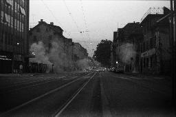 "AJZ-Schliessung" - Ausschreitungen zwischen Polizei und Bewegten; Tränengas wird eingesetzt, 04.09.1980