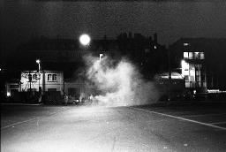 "AJZ-Schliessung" - Ausschreitungen zwischen Polizei und Bewegten; Tränengas wird eingesetzt, 04.09.1980