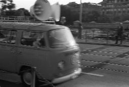 "Pfauen-Demo" - Fahrender Polizei-VW-Bus, 06.09.1980