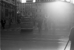 "Pfauen-Demo" - Fahrender Polizei-VW-Bus bei der Rathausbrücke, 06.09.1980
