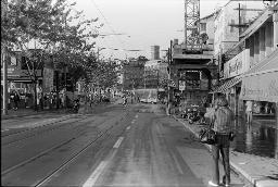 "Pfauen-Demo" - Demonstration der Bewegten für die Wiederöffnung des autonomen Jugendzentrums; Polizeibeamte gehen beim Central mit Wasserwerfern gegen die Demonstranten vor, 06.09.1980