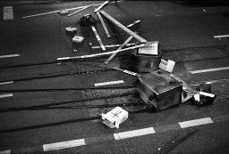 "Pfauen-Demo" - Mit Holzlatten und Containern blockierte Strassen und Gleise, 06.09.1980