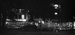 "Wohnungsdemo", "d'Lügeschaftsverwaltig verdient nume, aber für eus sind kei Wonige [ume]" - Transparent, 01.10.1980